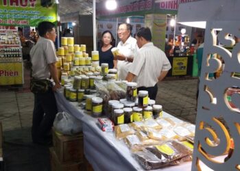 Nhiều sản phẩm CNNTTB của tỉnh Bà Rịa – Vũng Tàu được trưng bày và bán tại hội chợ CNTM khu vực Đồng bằng sông Cửu Long – Kiên giang năm 2018