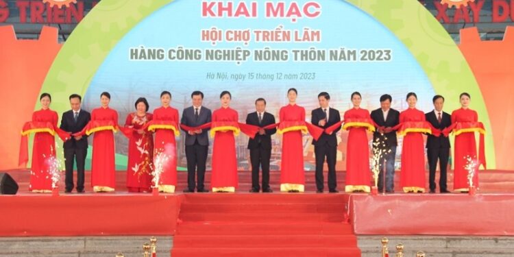 Bà Rịa Vũng Tàu tham dự Hội chợ triển lãm hàng công nghiệp nông thôn năm 2023 tại Hà Nội