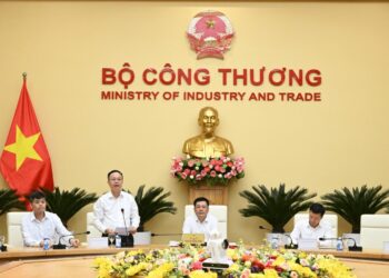Bộ Công Thương triển khai, quán triệt Nghị định về quản lý, phát triển cụm công nghiệp và Nghị định về xét tặng danh hiệu “Nghệ nhân nhân dân”, “Nghệ nhân ưu tú” trong lĩnh vực nghề thủ công mỹ nghệ